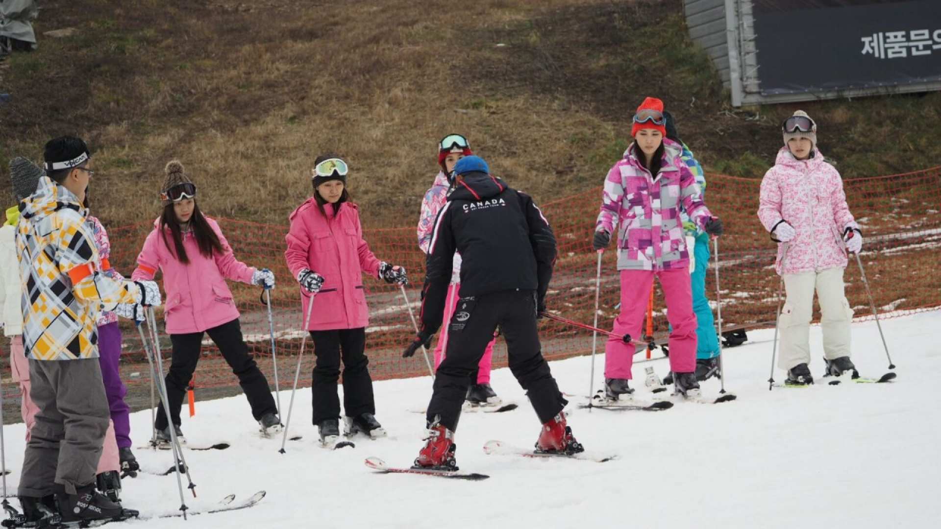 [South Korea] Jisan Skiing Experience｜Full set of ski equipment included‧Full-day cable car pass‧Private car transfer｜Cantonese professional instructor｜Small class teaching/small package class｜Departing from Seoul