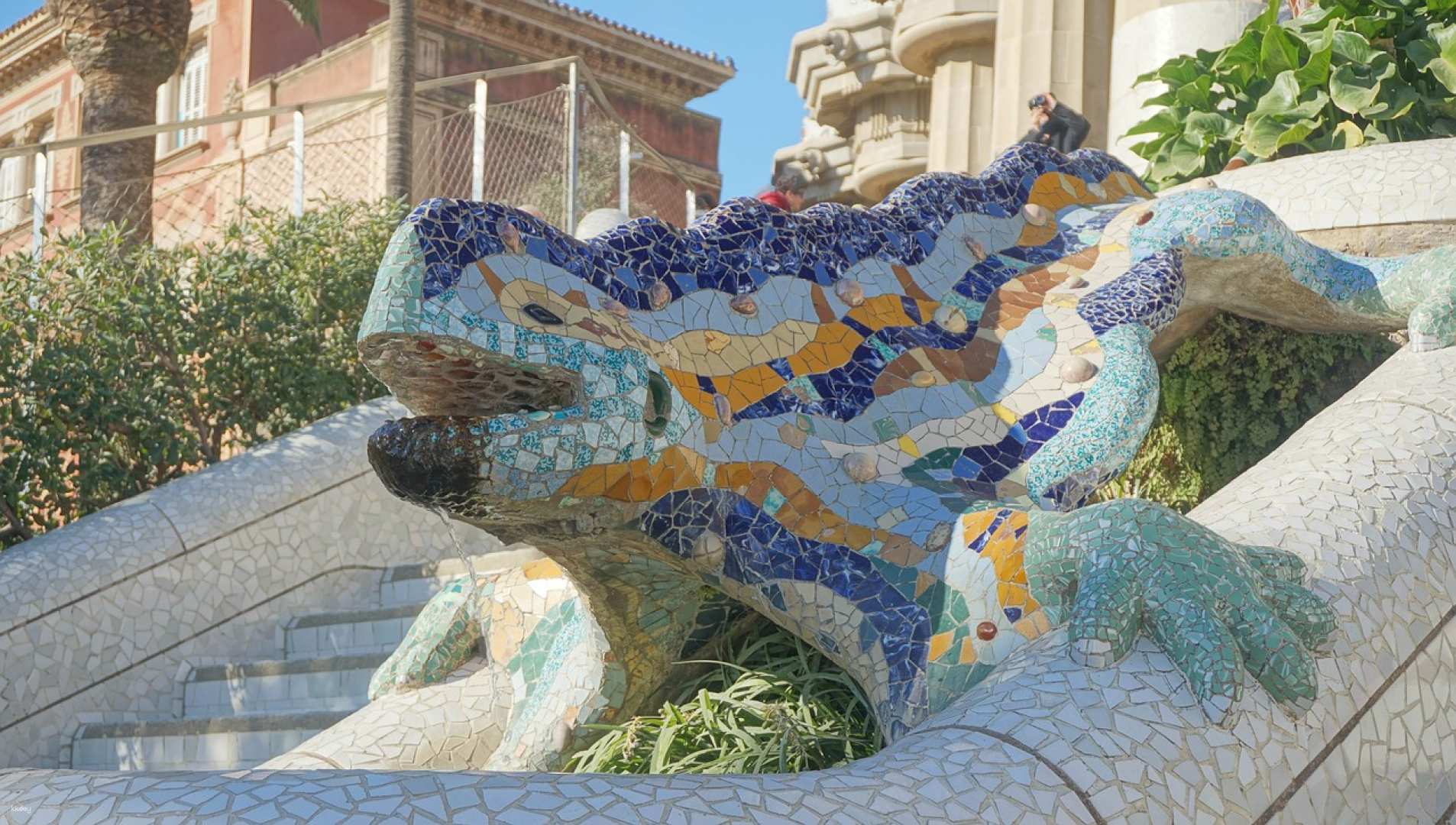 Barcelona Park Güell Guided Tour | Asian Languages Speaking Guide