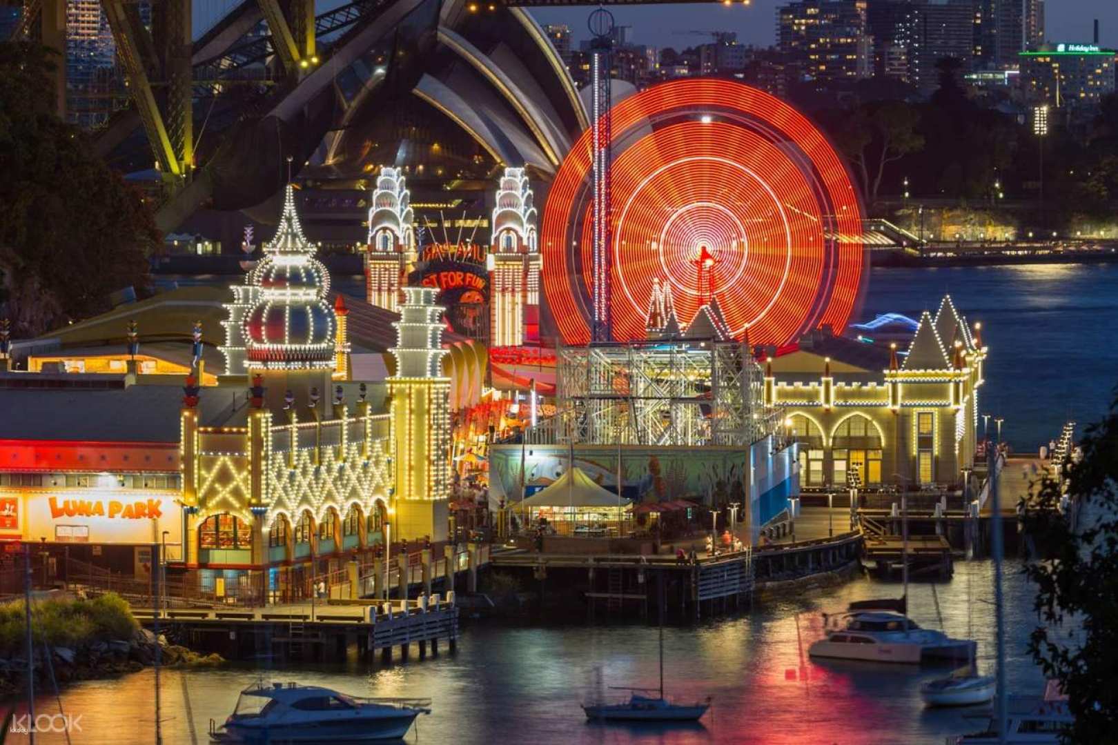 【10% OFF Lunar New Year Promo】Sydney Night Tour with Sydney Tower 360° Observation Deck in English or Mandarin | Sydney