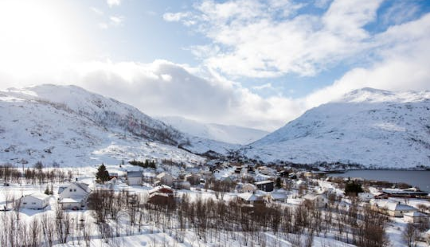 Winter Arctic landscapes small-group tour
