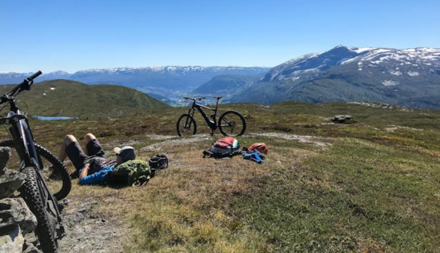 The Grand Traverse mountain biking experience in Voss