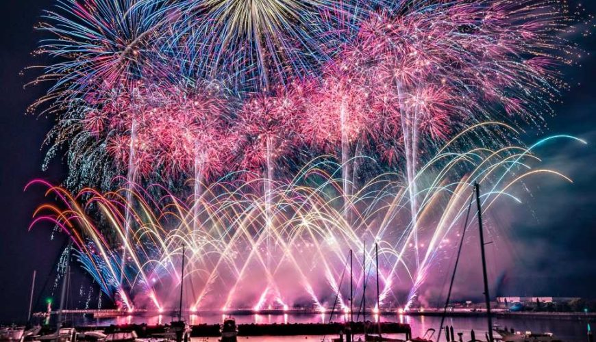 Atami Marine Fireworks and Outlets Shopping Tour (Return by bullet train)
