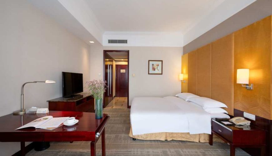 [Northbound Short-Term Tour] Value-for-money 2-Day Tour in Zhongshan | Enjoy the Zhongshan Golden Diamond Hotel's pool | Enjoy the hotel's seafood buffet dinner | All-you-can-eat salmon sashimi and beer | Explore the Greater Bay Area's super project, the Shenzhen-Zhongshan Link