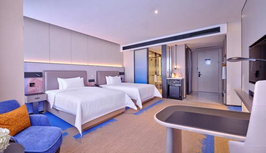 【中國】深圳北站希爾頓歡朋酒店 Hampton by Hilton Shenzhen North Station ｜高級大床房｜含雙早｜迷你吧｜健身房｜雙人海鮮自助晚餐｜深圳北站