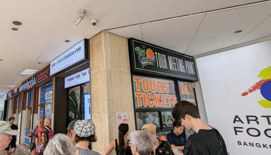 Chao Phraya River 2-hour Teak Boat Tour 10:00 or 14:30 departure (English guide, Japanese customer support) by Fun Group