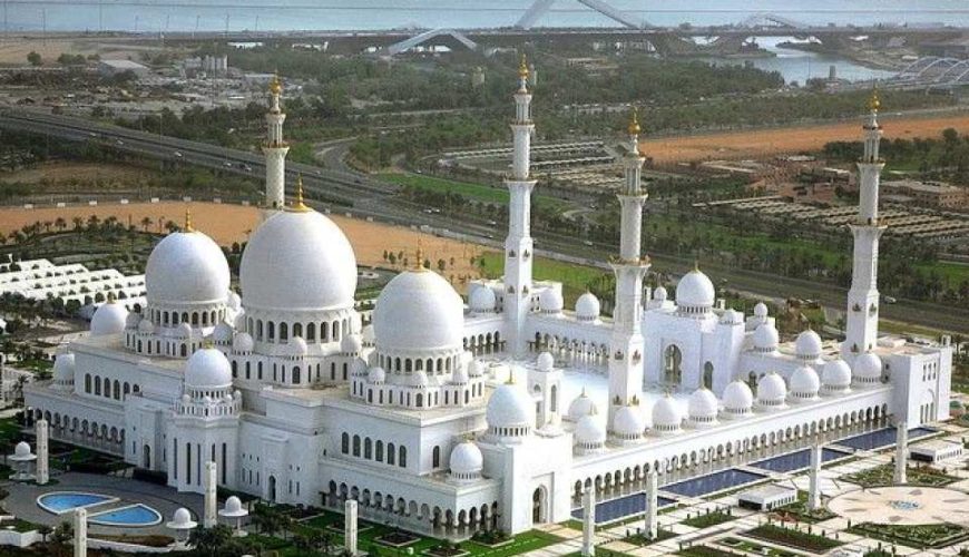 Private Abu Dhabi City Tour with Grand Mosque & SeaWorld Entrance tickets