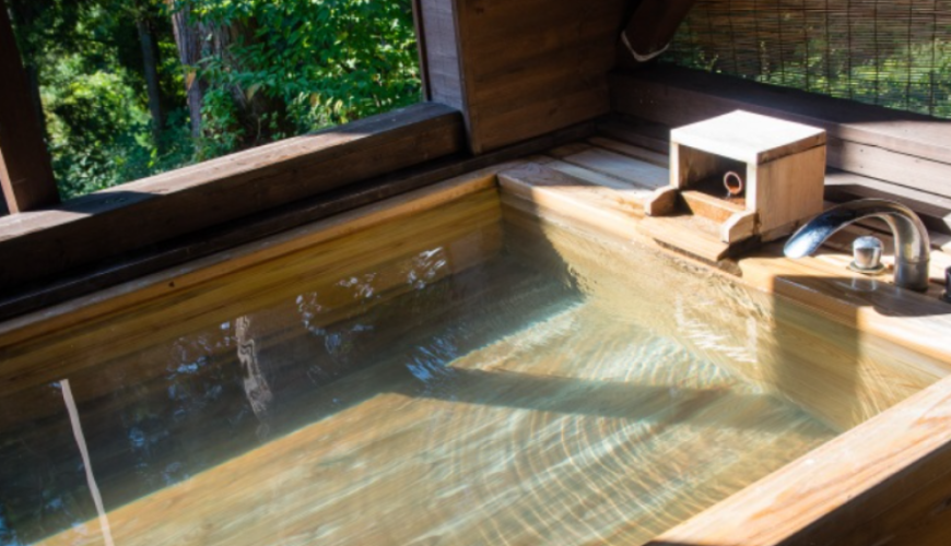 [One-day tour in Tohoku, Japan] Mogami River Banana Cruise & Ginzan Onsen Fantasy Tour
