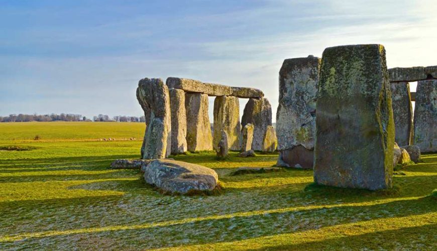 Stonehenge and Bath Day Tour from London