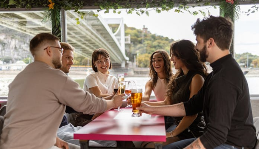 Sunset River Cruise with Unlimited Prosecco in Budapest