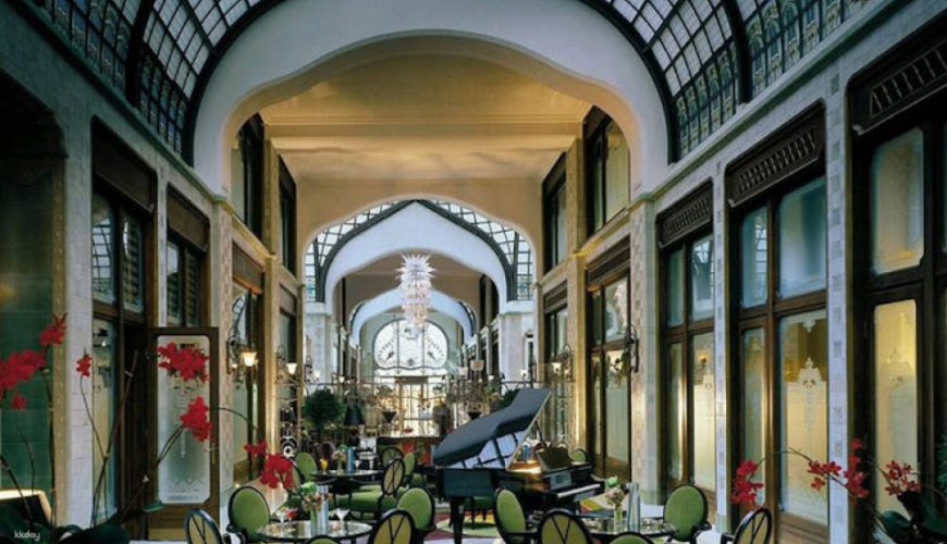 Budapest Art Nouveau tour with a historian guide