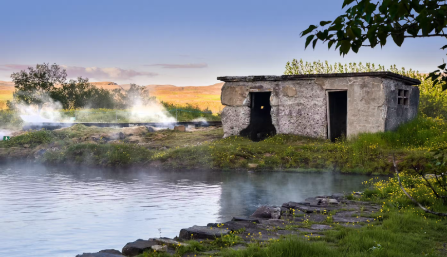 Secret Lagoon Hot Spring | Iceland