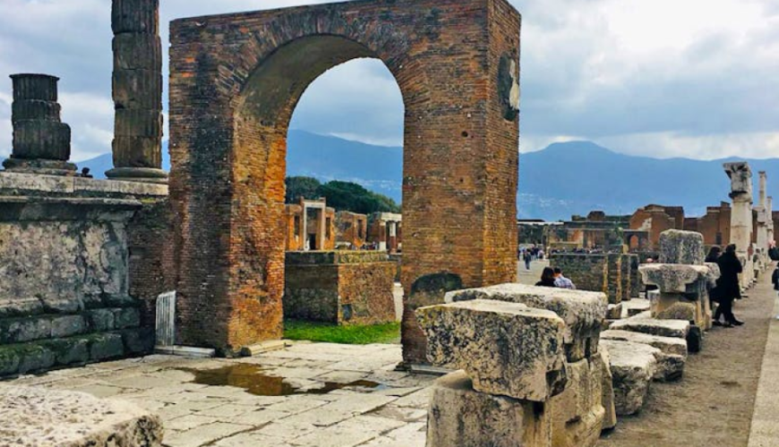 Day tour to Pompeii from Naples
