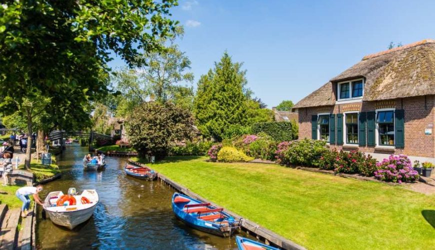 Netherlands Giethoorn Day Tour from Amsterdam
