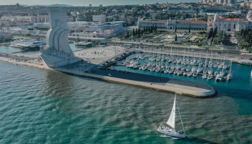 Lisbon sailboat morning tour