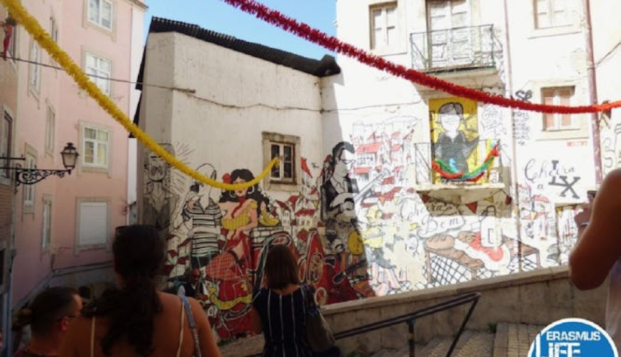Lisbon street art guided tour