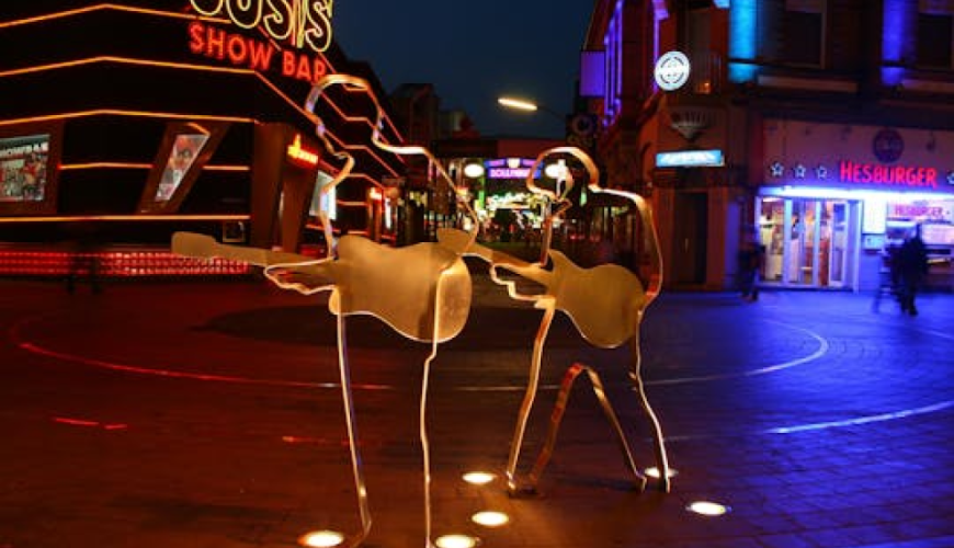 The Beatles and St. Pauli: A tour with live music and bar visit