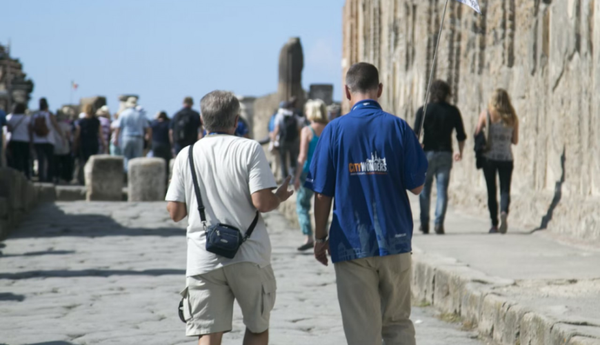 Pompeii: Skip The Line + Bus Roundtrip from Rome