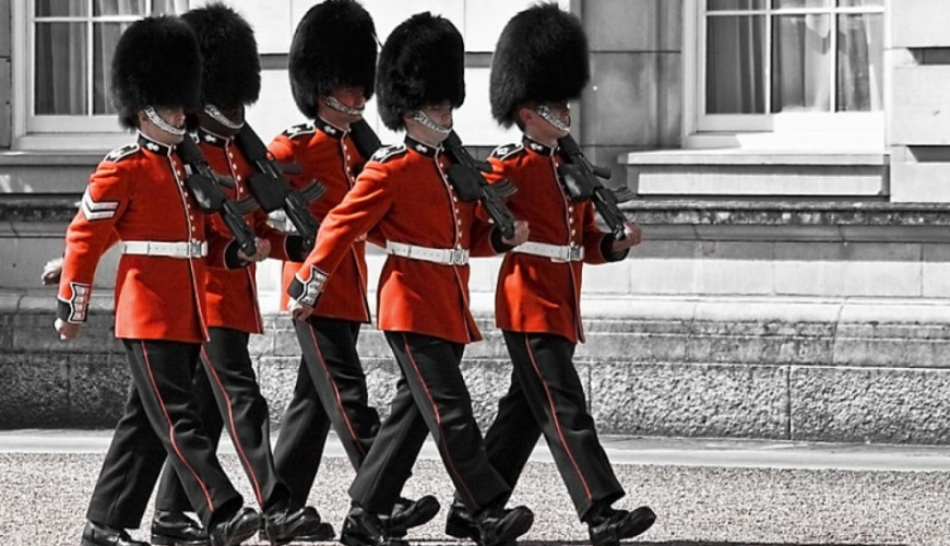 Open Top Vintage Bus Tour and River Thames Cruise