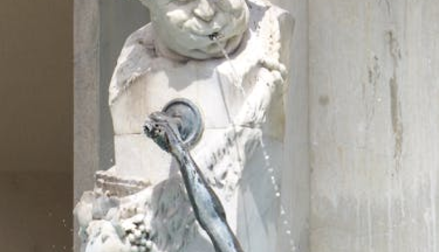 Guided city tour Munich with true tall tales to Stachus